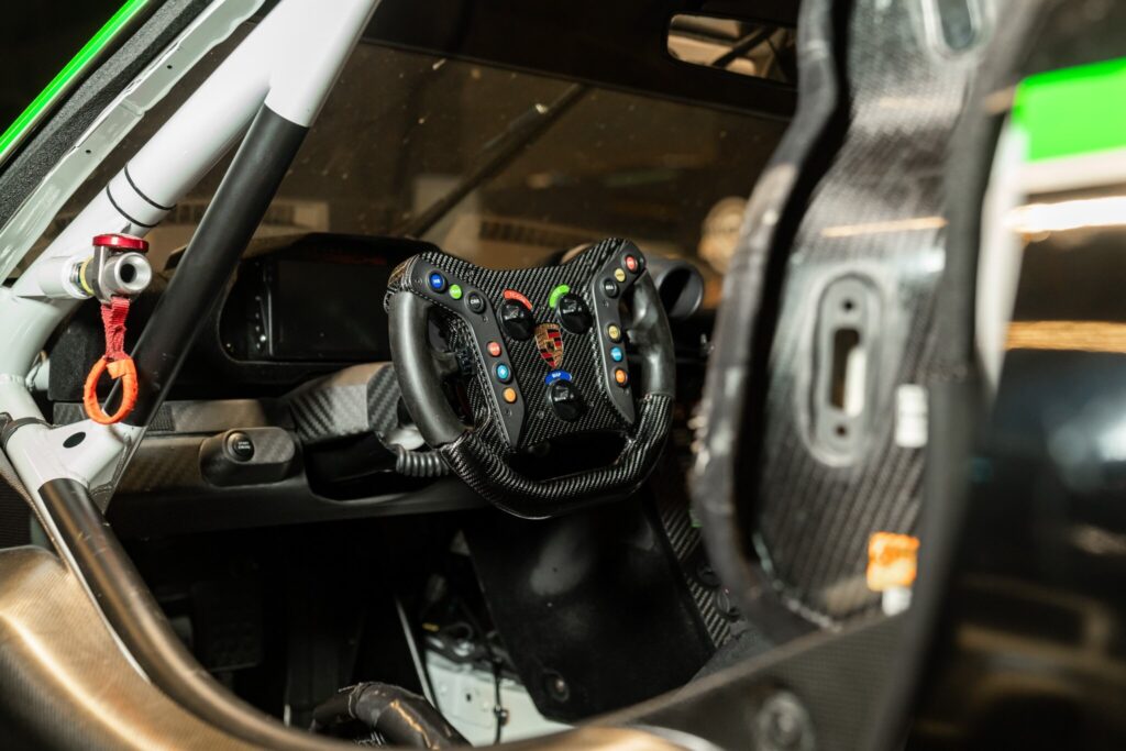 
								Porsche 911 GT3 R (991) full									