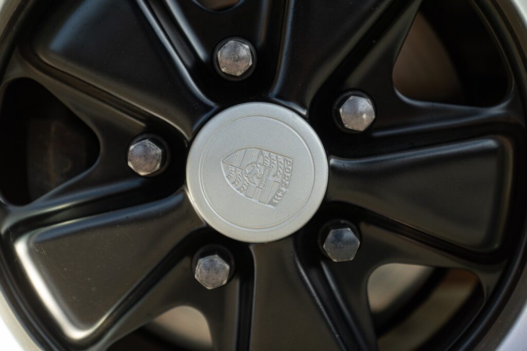 
								Porsche 911 Carrera 2.7 full									