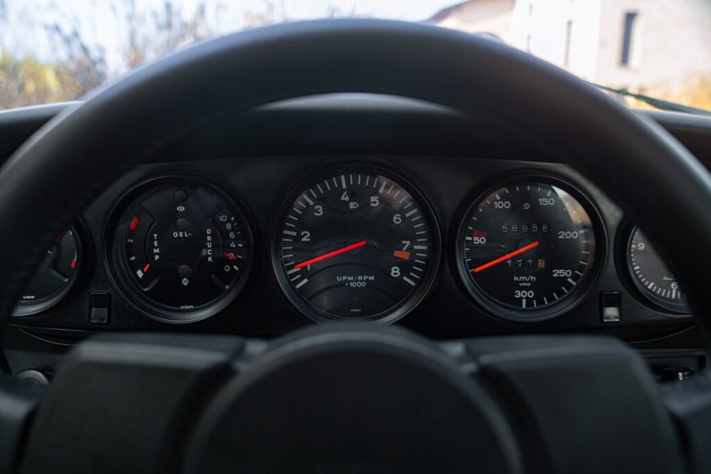 
								Porsche 911 Carrera 2.7 full									