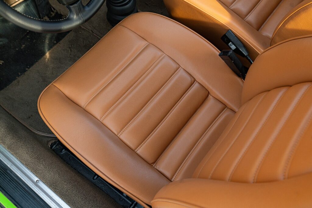 
								Porsche 911 Carrera 2.7 full									