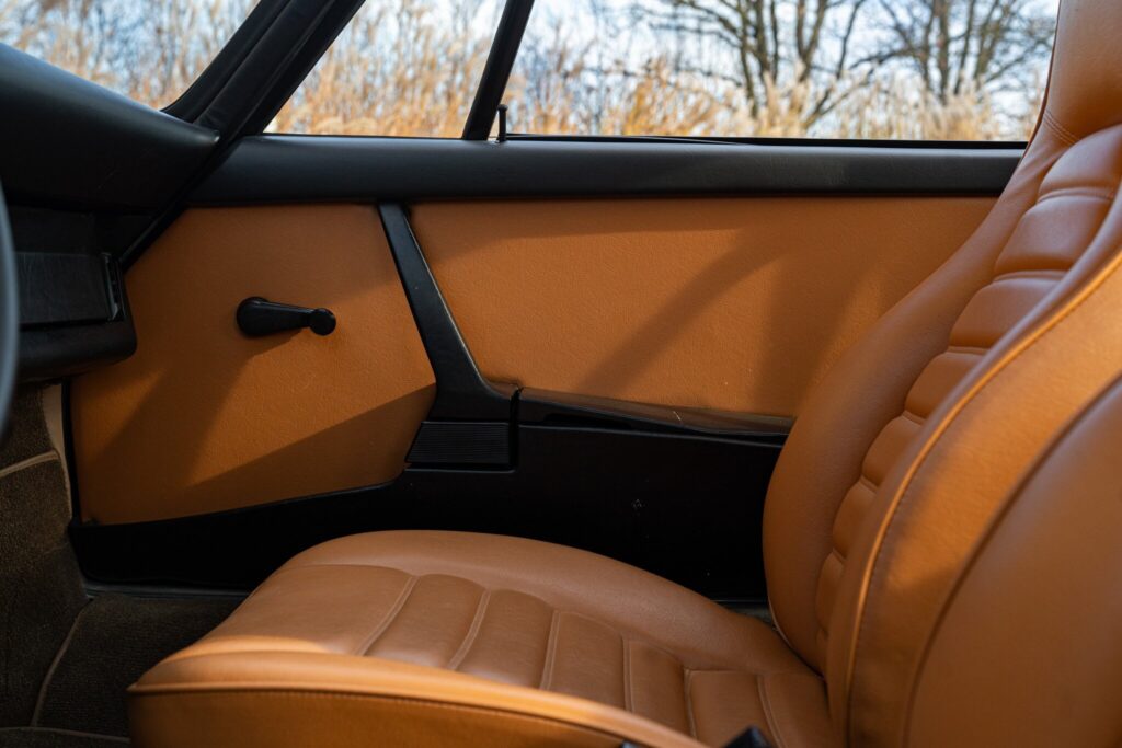 
								Porsche 911 Carrera 2.7 full									