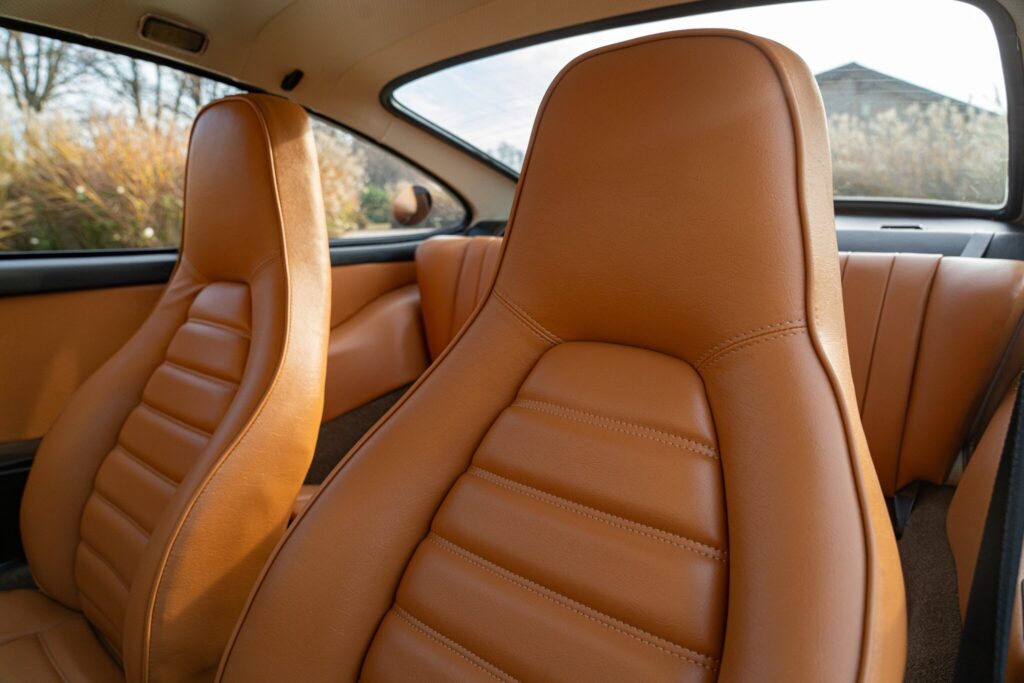 
								Porsche 911 Carrera 2.7 full									