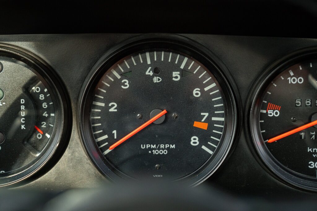 
								Porsche 911 Carrera 2.7 full									