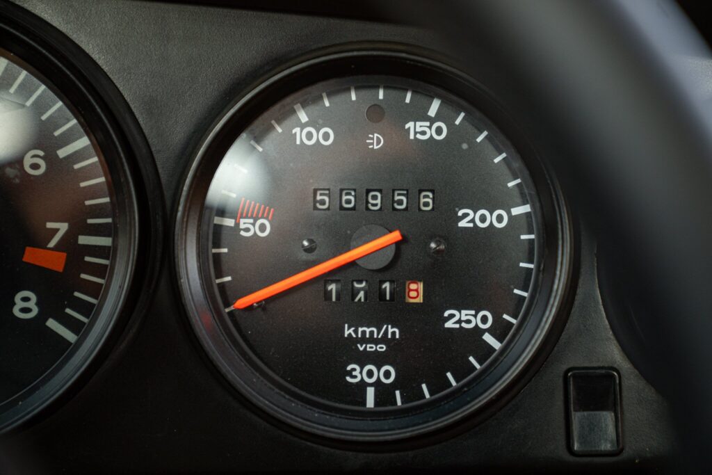 
								Porsche 911 Carrera 2.7 full									