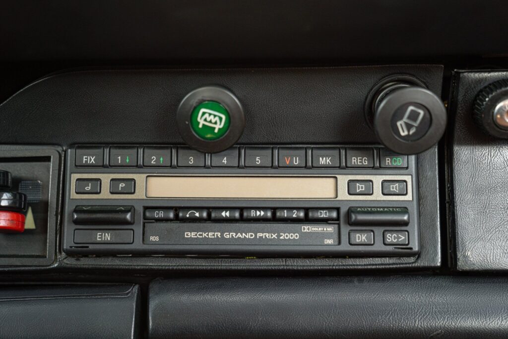 
								Porsche 911 Carrera 2.7 full									