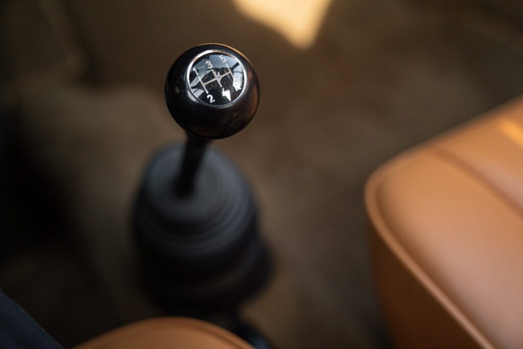 
								Porsche 911 Carrera 2.7 full									