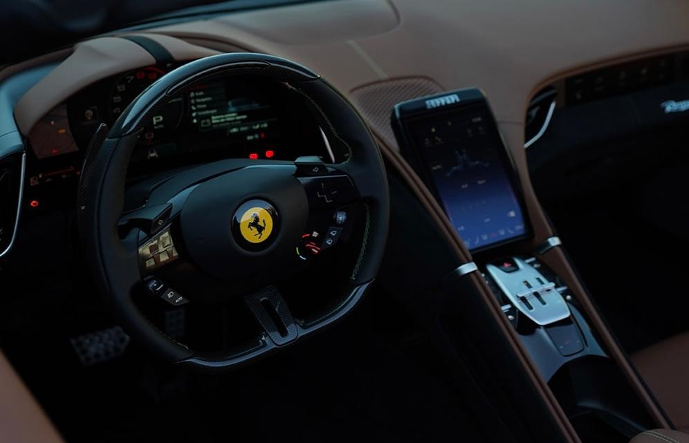 
								Ferrari Roma Spider full									