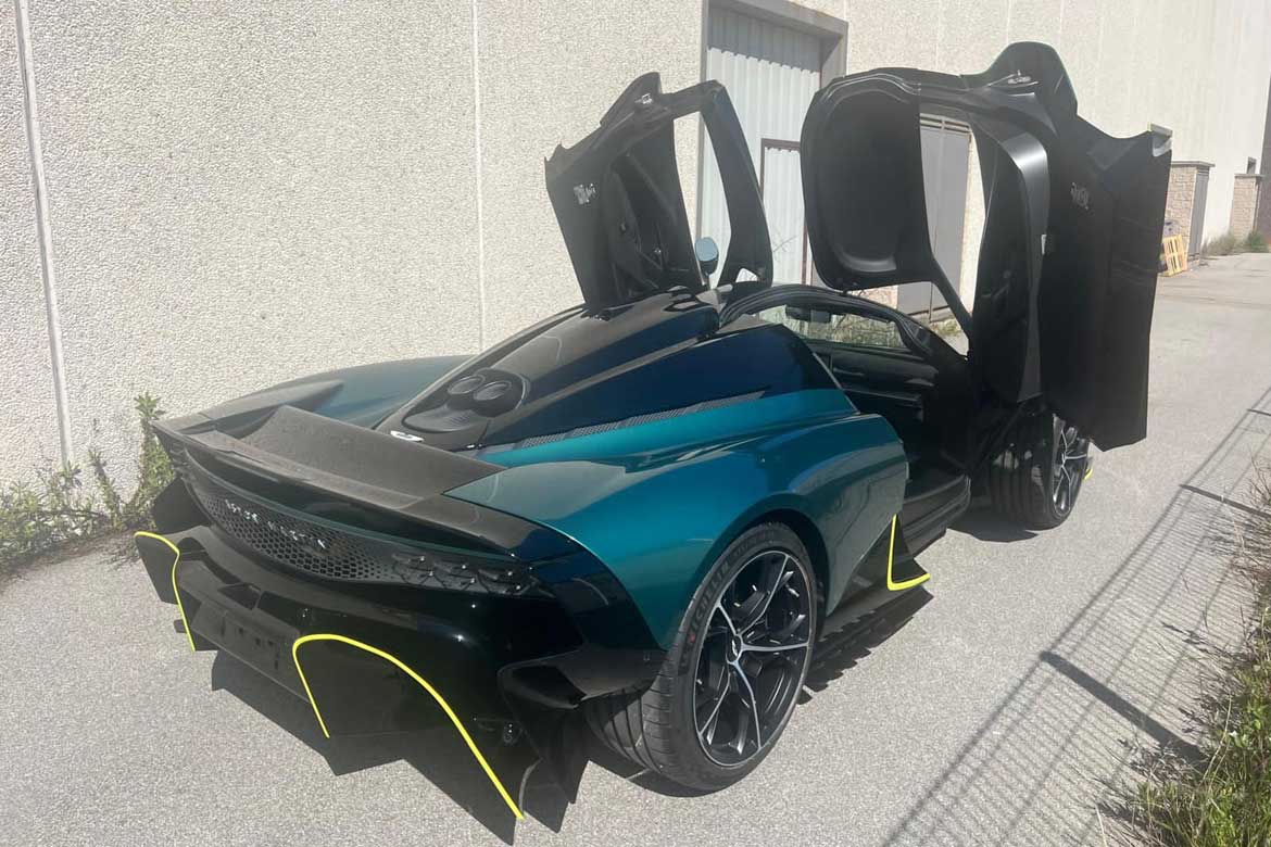 
								Aston Martin Valhalla full									