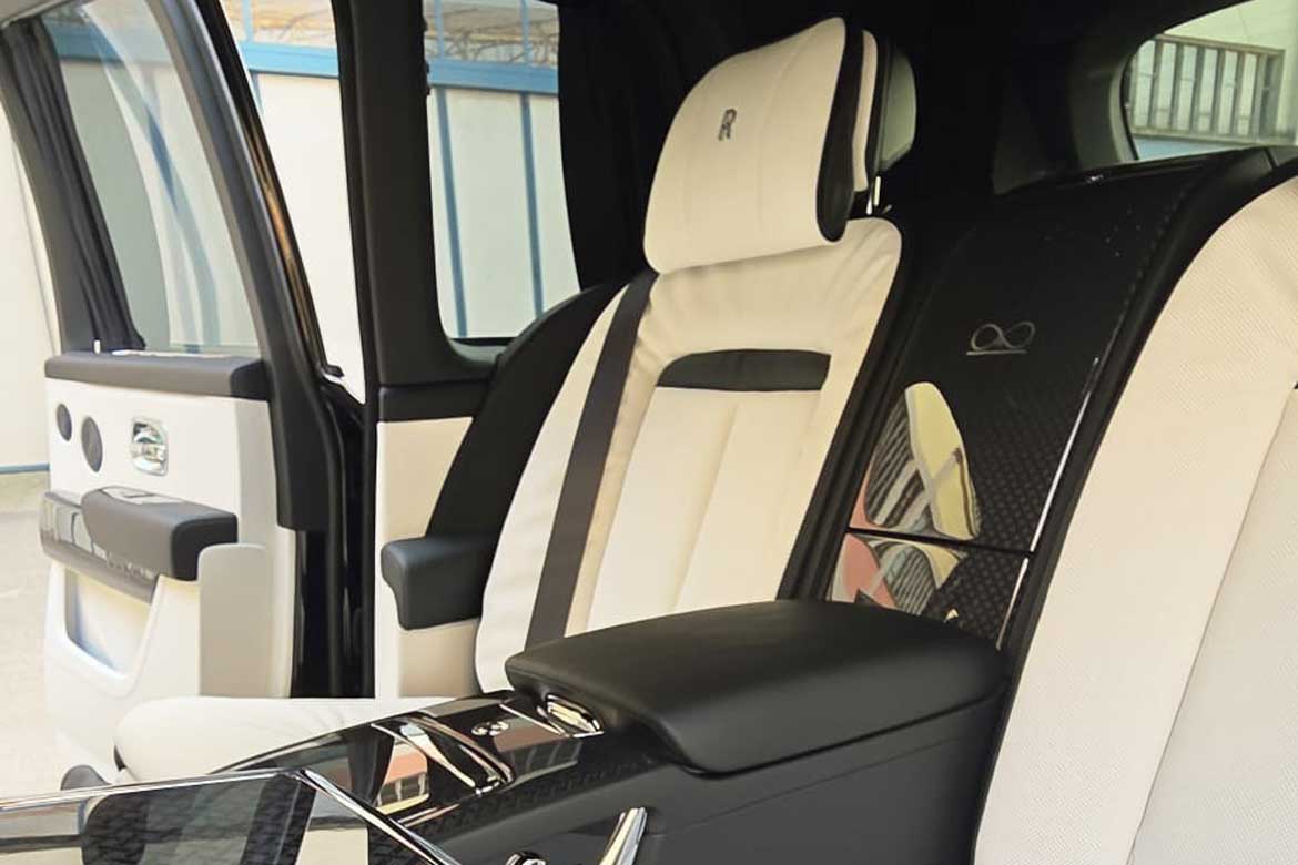 
								Rolls-Royce Black Badge Cullinan (LHD) full									