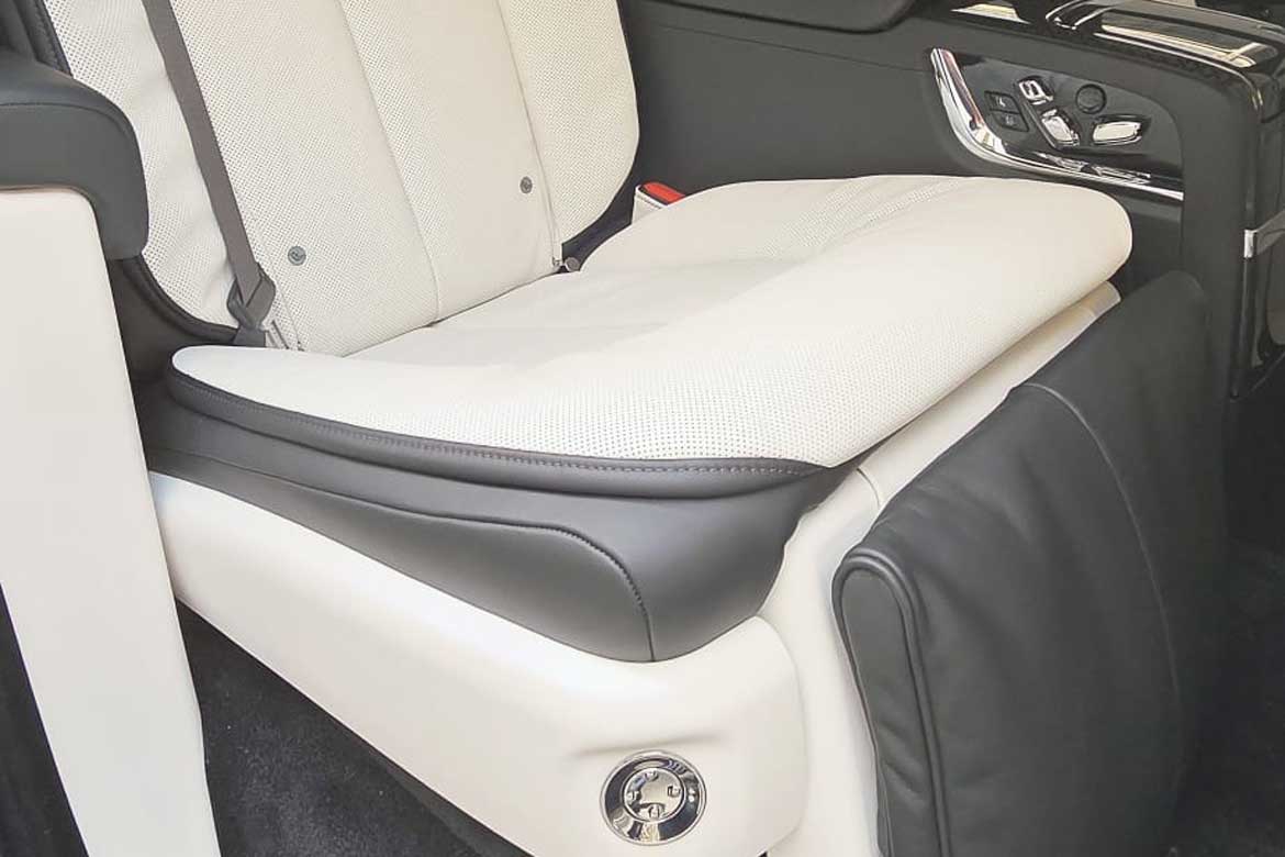 
								Rolls-Royce Black Badge Cullinan (LHD) full									