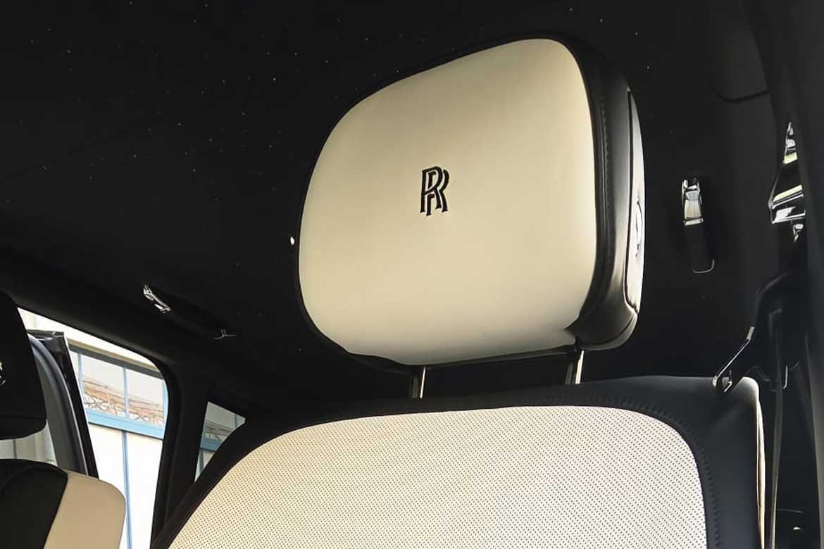 
								Rolls-Royce Black Badge Cullinan (LHD) full									