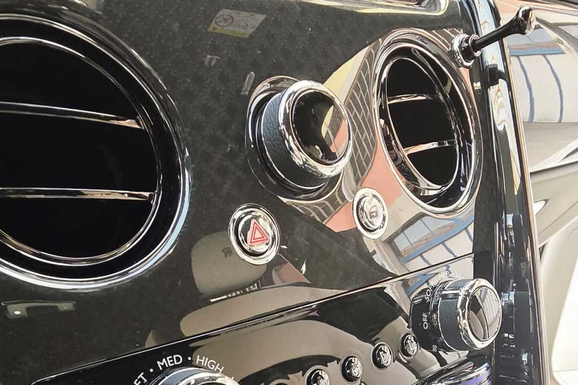 
								Rolls-Royce Black Badge Cullinan (LHD) full									