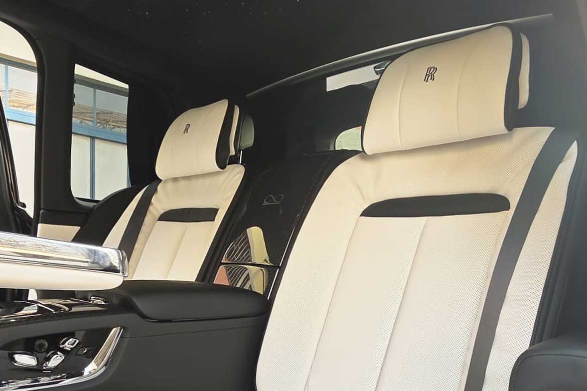 
								Rolls-Royce Black Badge Cullinan (LHD) full									