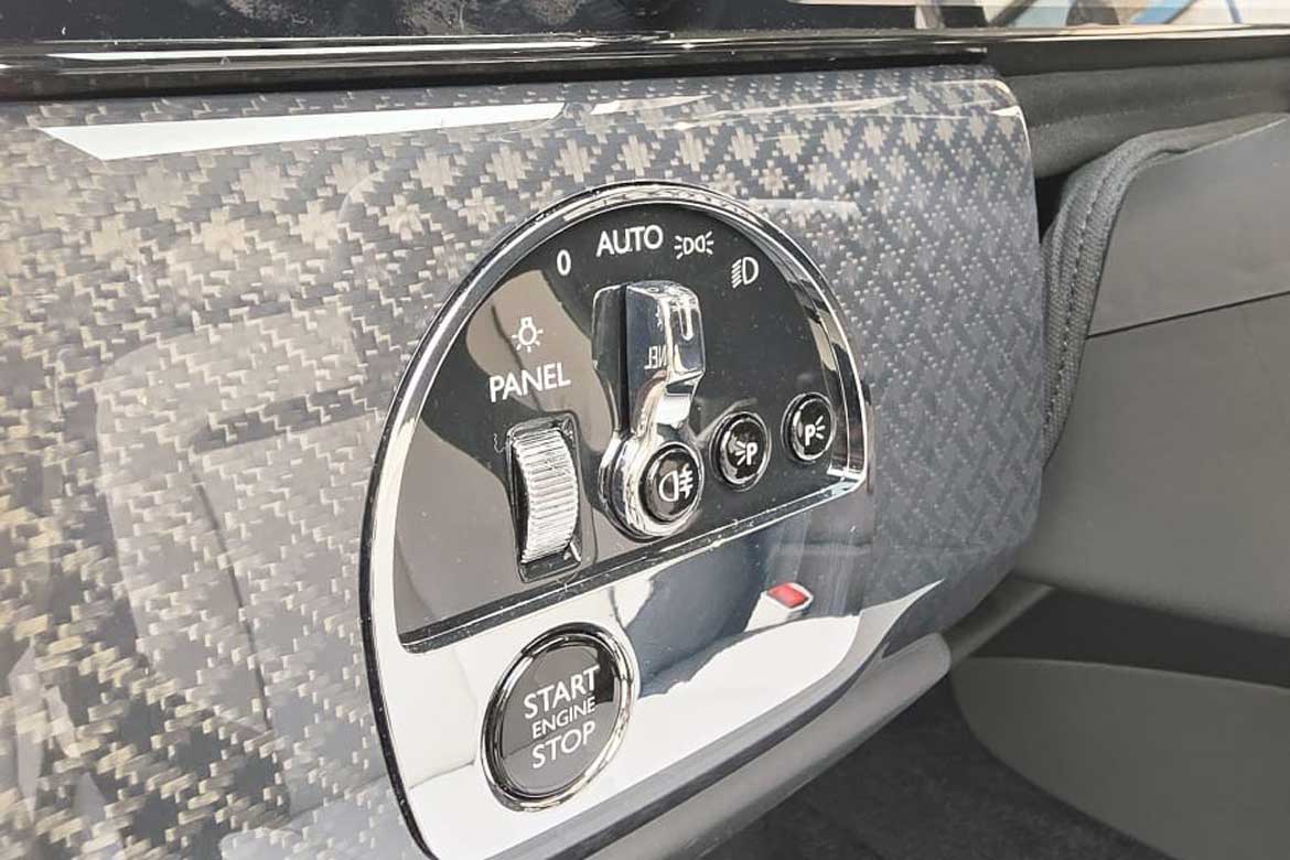 
								Rolls-Royce Black Badge Cullinan (LHD) full									