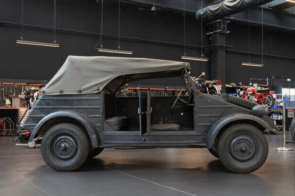 
								1943 Volkswagen Type 82 Kübelwagen full									