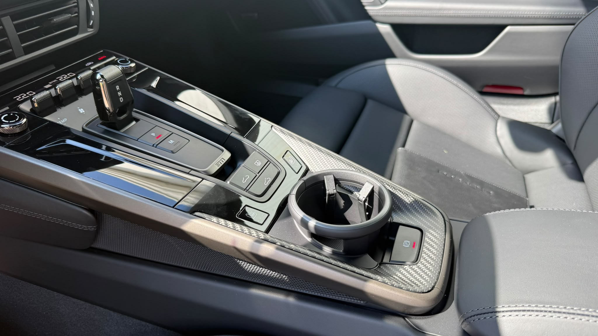 
								Porsche 911 Turbo S Coupé full									