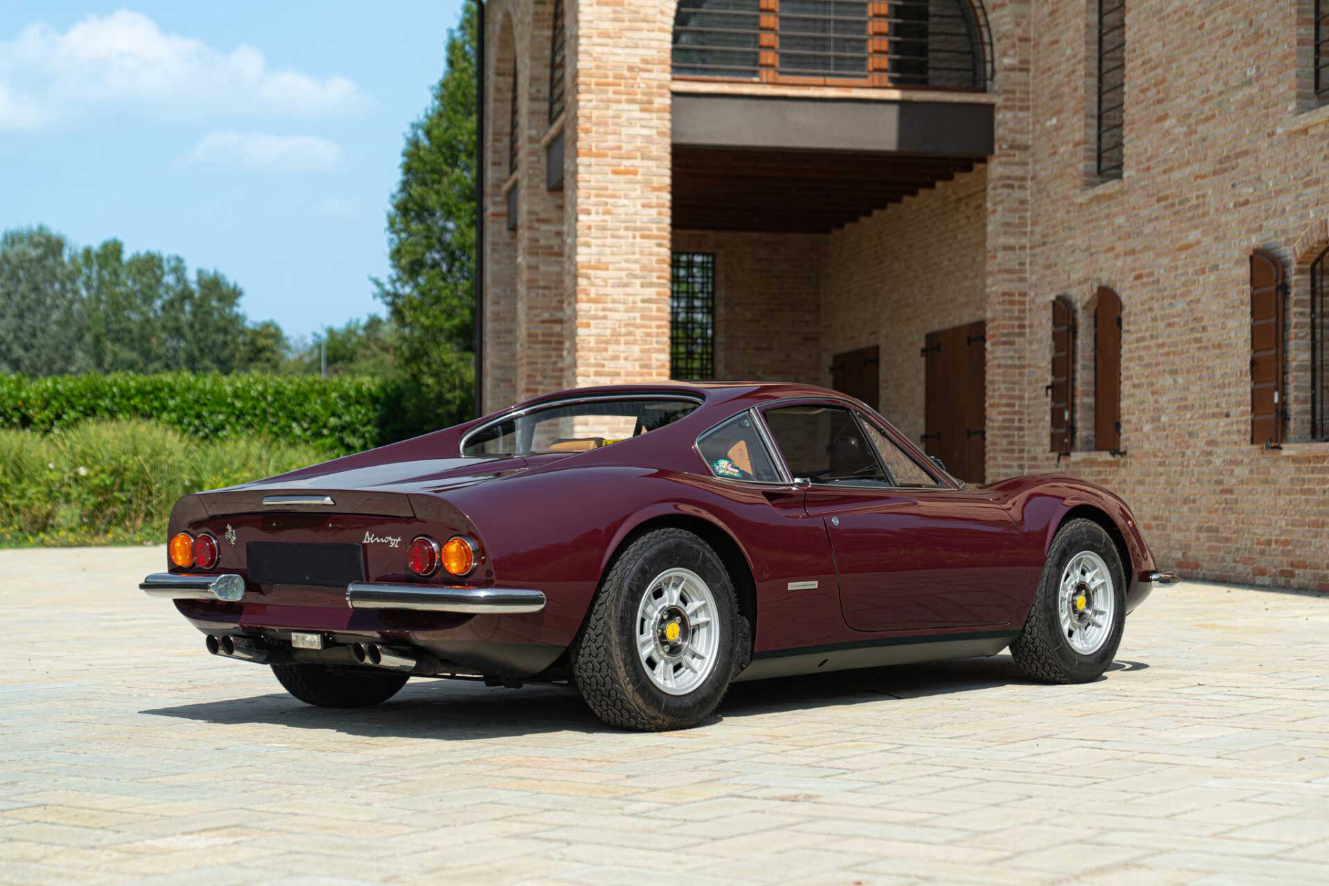 
								Ferrari Dino 246 GT full									
