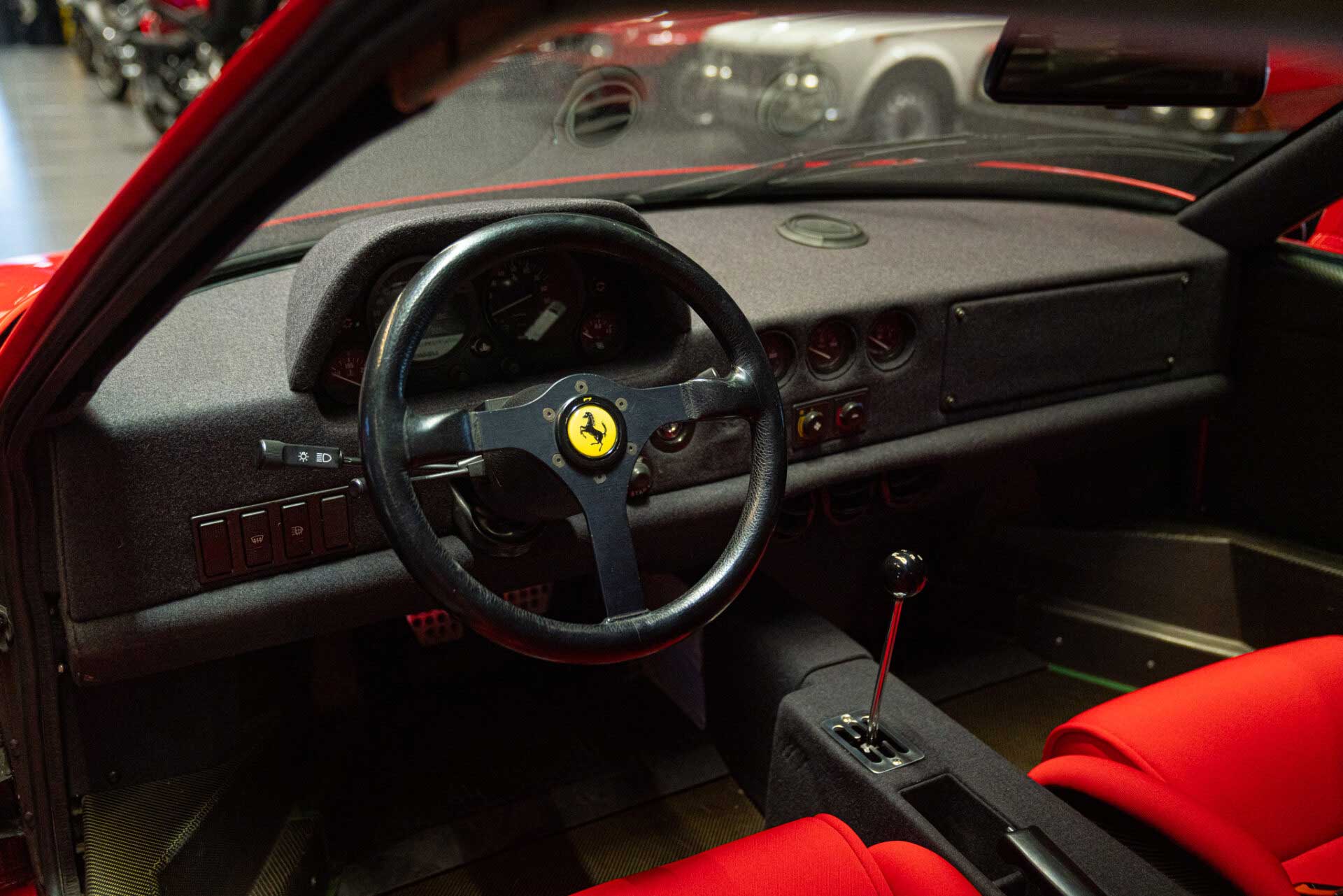 
								Ferrari F40 full									