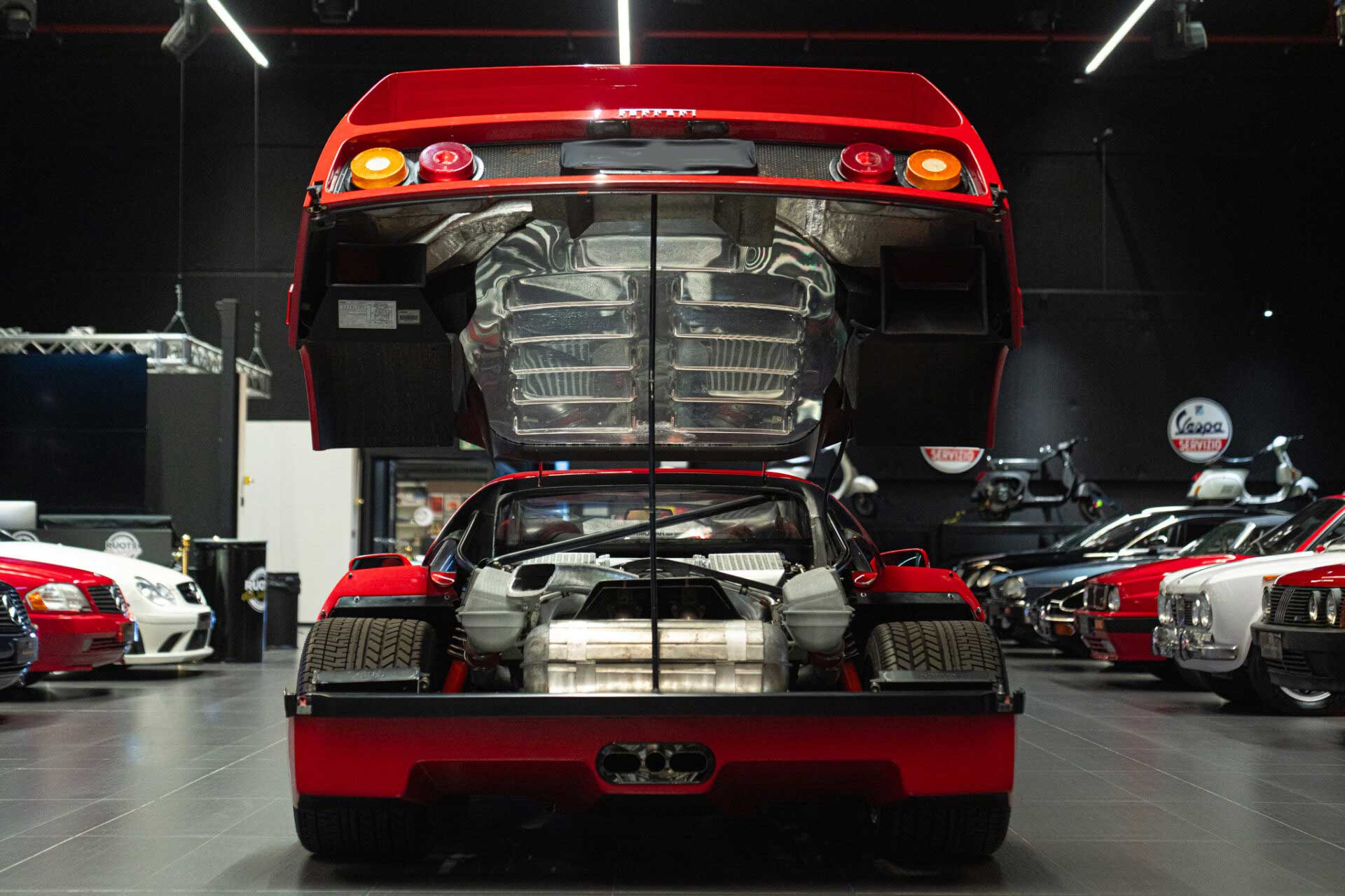 
								Ferrari F40 full									