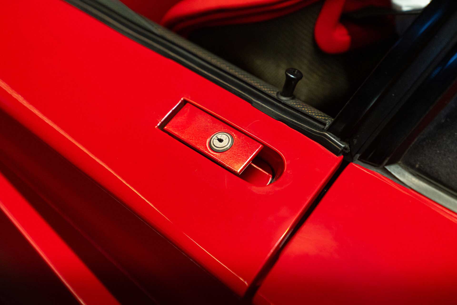 
								Ferrari F40 full									