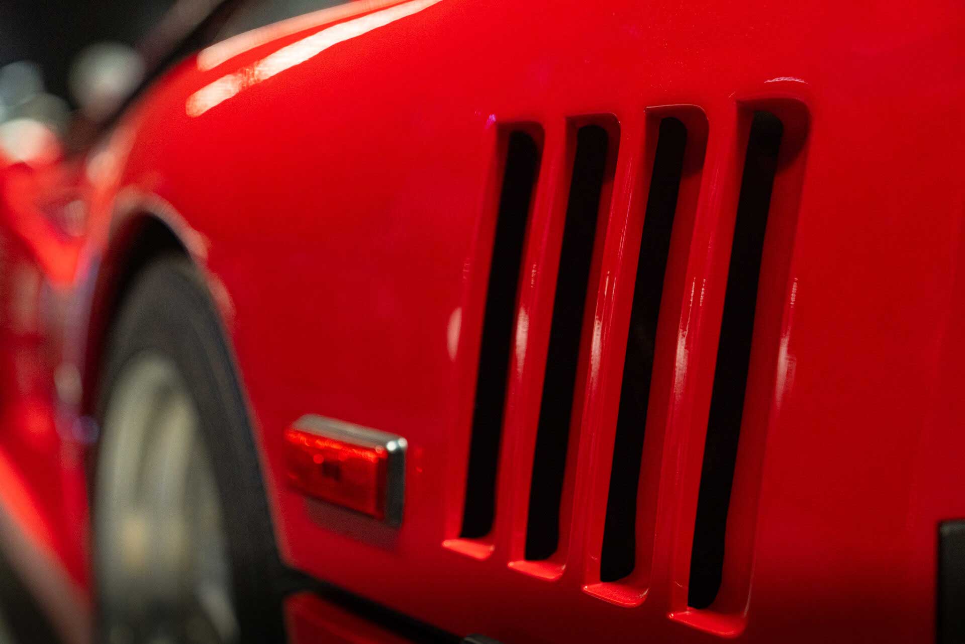 
								Ferrari F40 full									