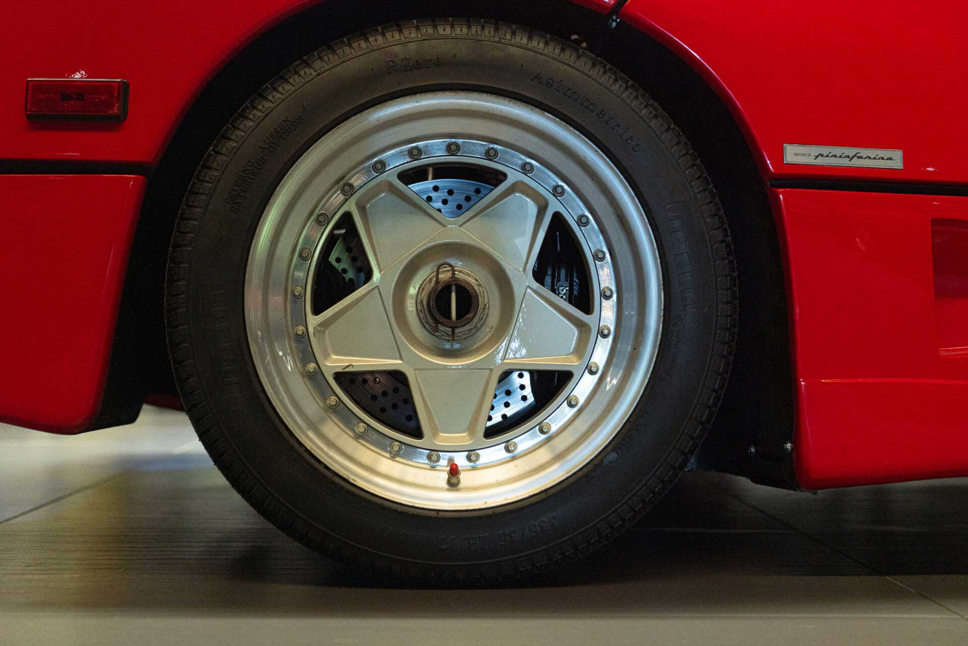 
								Ferrari F40 full									
