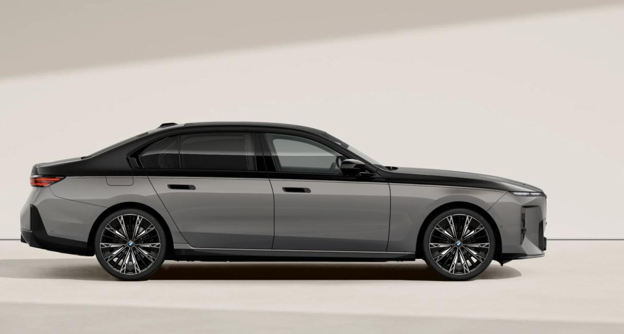 
								BMW 740i xDrive Limousine full									