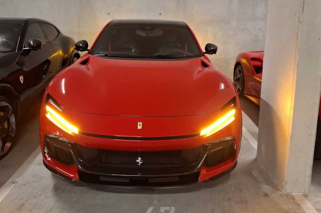 
								Ferrari Purosangue full									