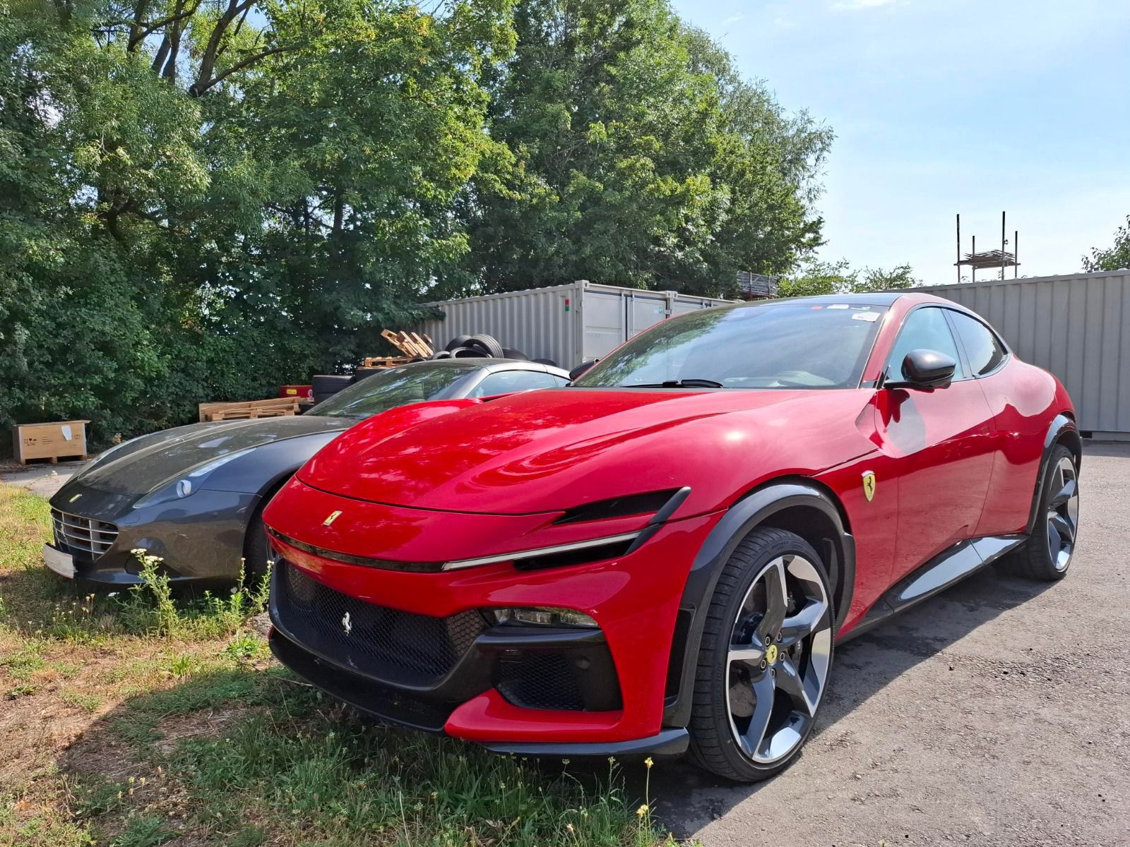 
								Ferrari Purosangue full									